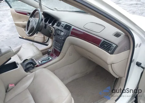 2004 Lexus Es 330 z USA, uszkodzony, nr VIN JTHBA30GX45002351